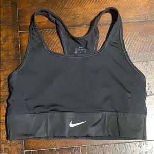 Nike Pro Medium Support Pocket Sports Bra